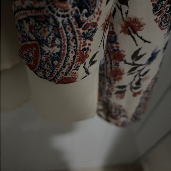 Cream Paisley V-Neck Long Sleeve Top - Women - Picture 4 of 4